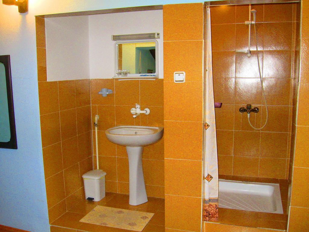 Amfora Rooms Caribrod Димитровґрад Номер фото