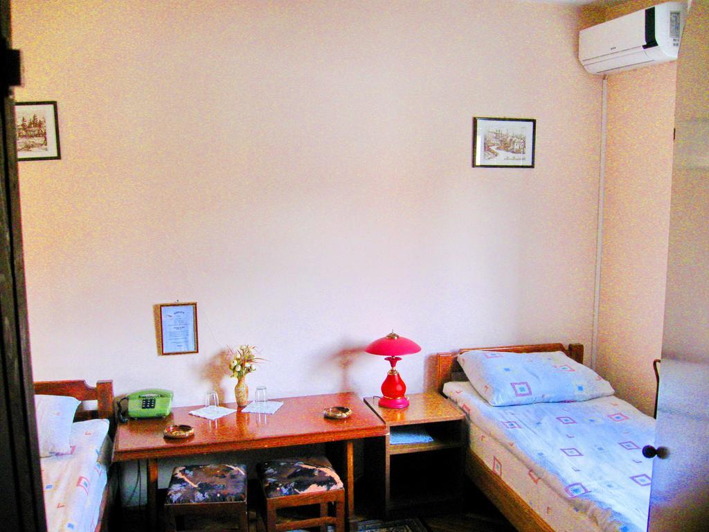 Amfora Rooms Caribrod Димитровґрад Номер фото